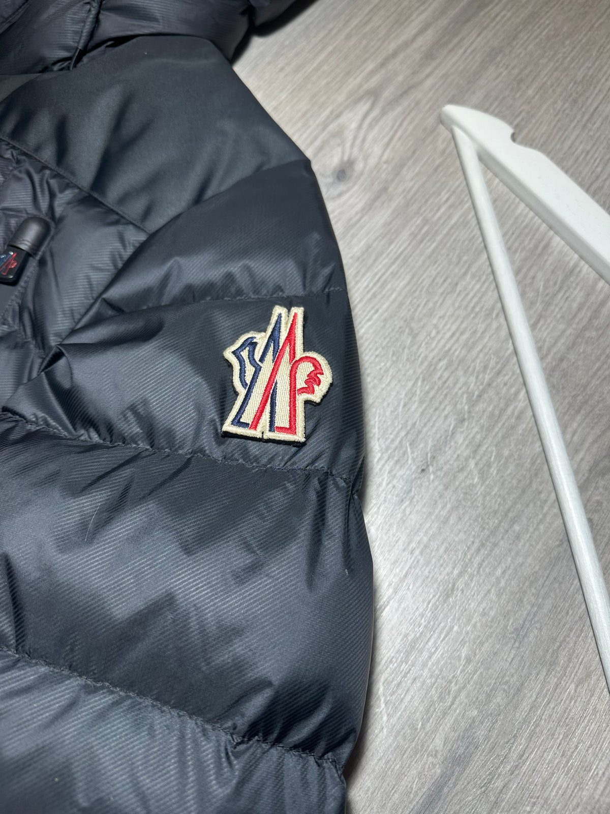 MONCLER GRENOBLE CAMURAC DOWN QUILTED SHORT PUFFER JACKET SIZE 2