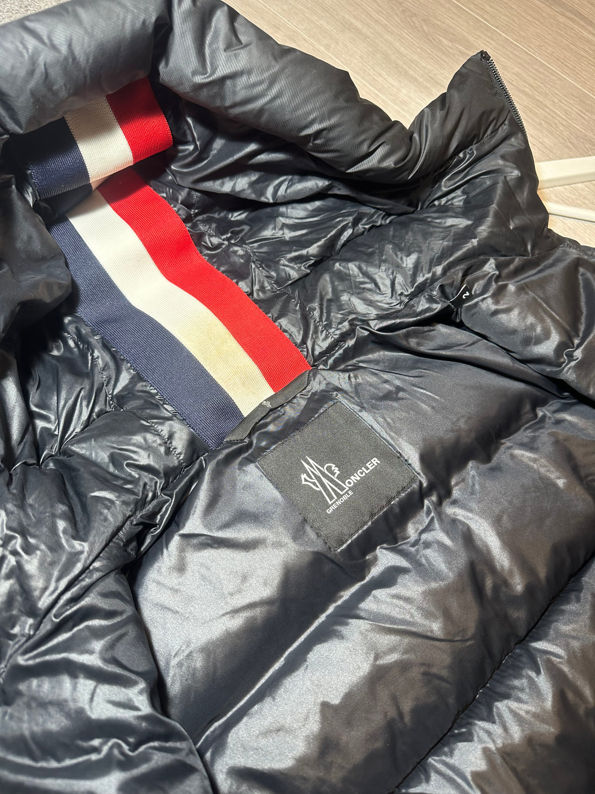MONCLER GRENOBLE CAMURAC DOWN QUILTED SHORT PUFFER JACKET SIZE 2