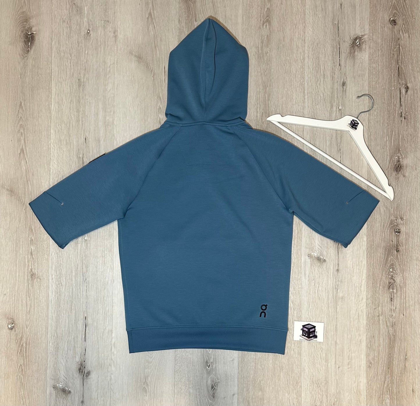 ON RUNNING TECH TRACKSUIT COAST BLUE SIZE MEDIUM