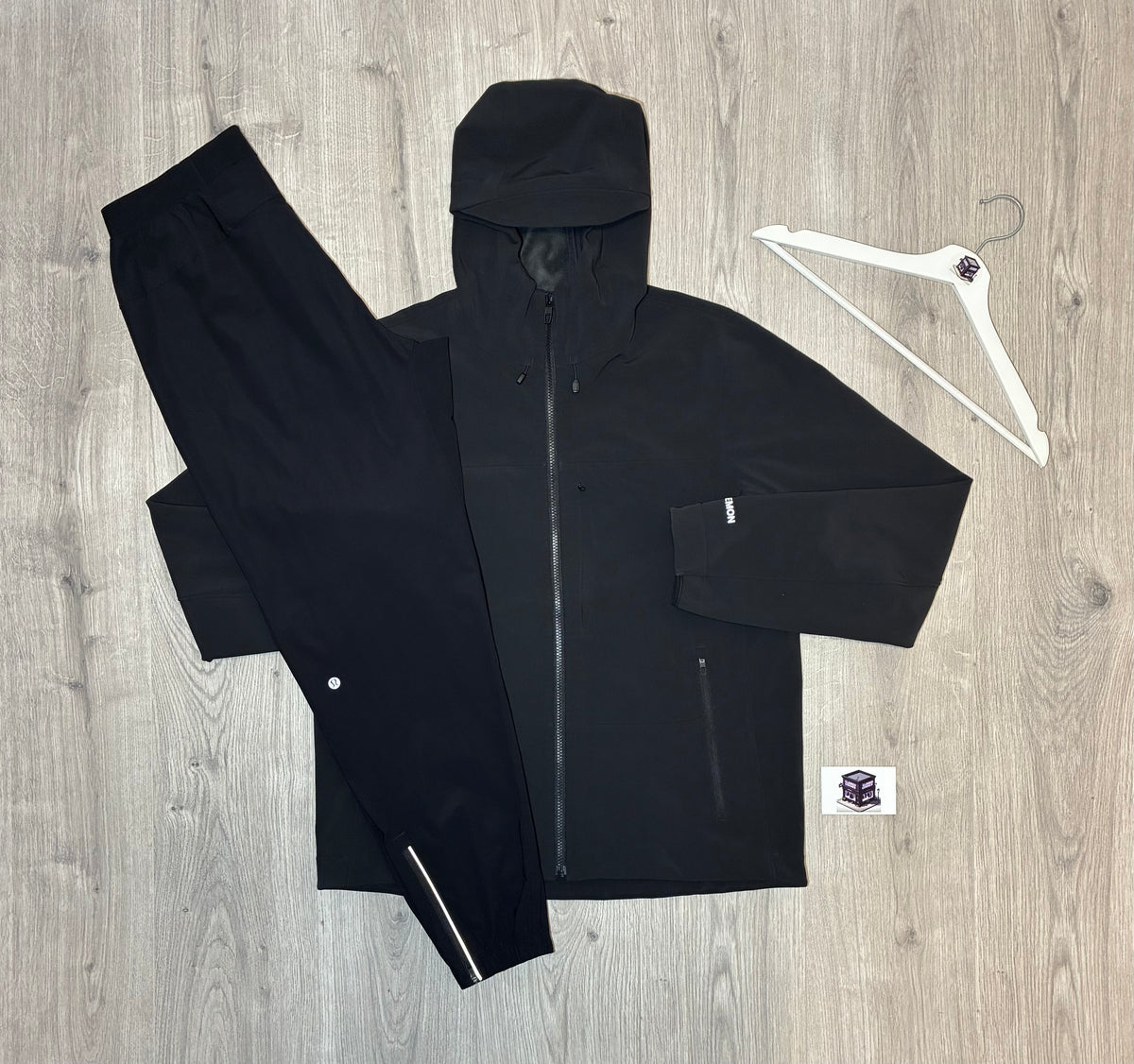 LULULEMON CROSS CHILL TRACKSUIT BLACK SIZE LARGE