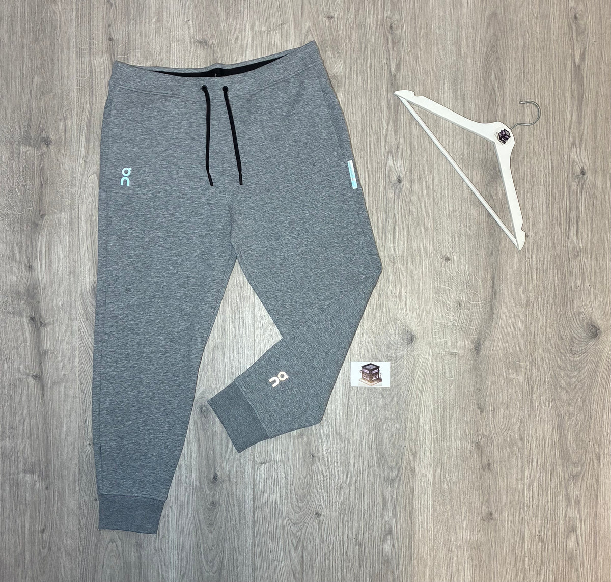 ON RUNNING FOCUS TECH TRACKSUIT STEEL GREY SIZE MEDIUM