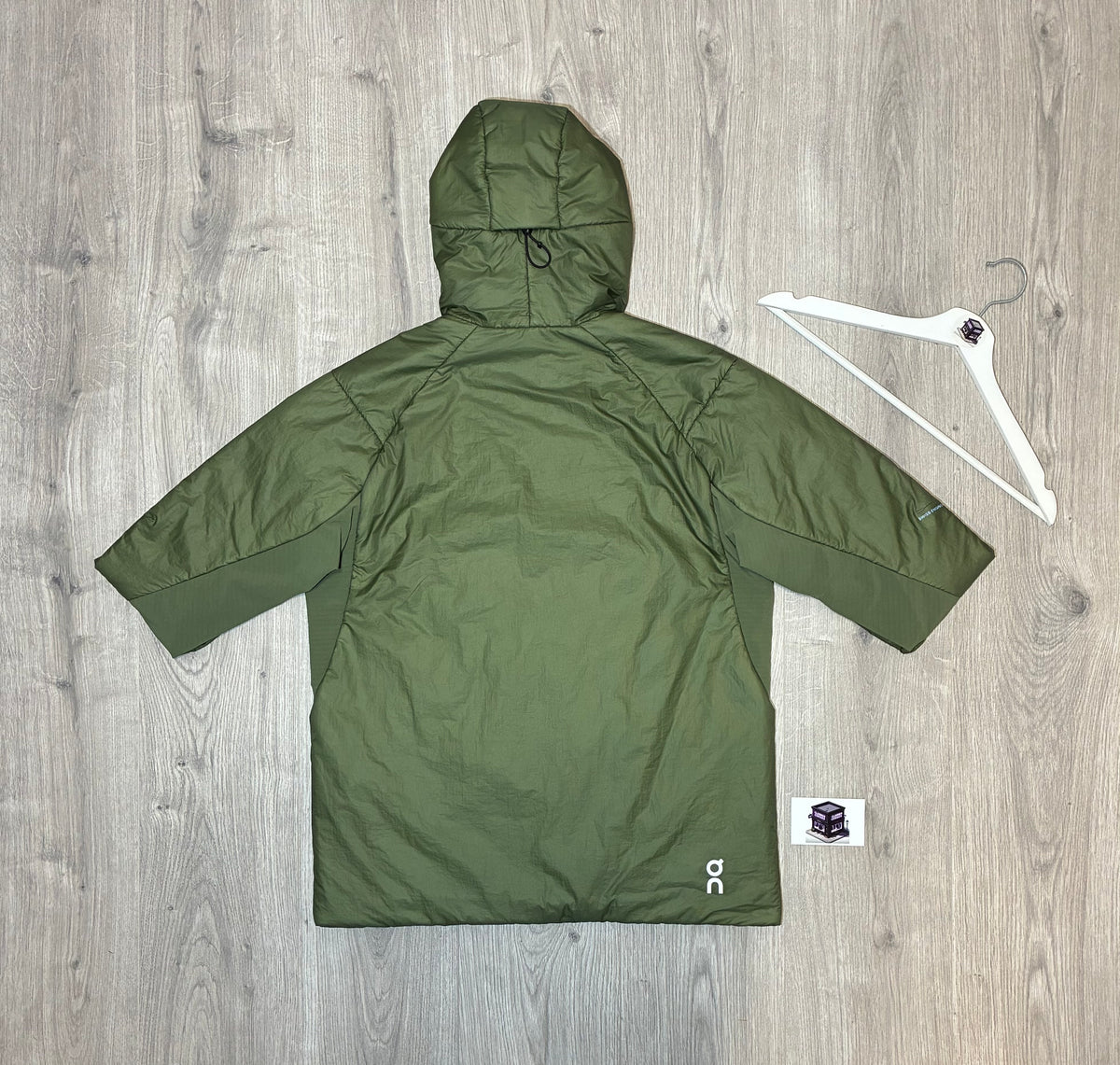 ON RUNNING TREK INSULATER TRACKSUIT TAIGA/BLACK SIZE MEDIUM
