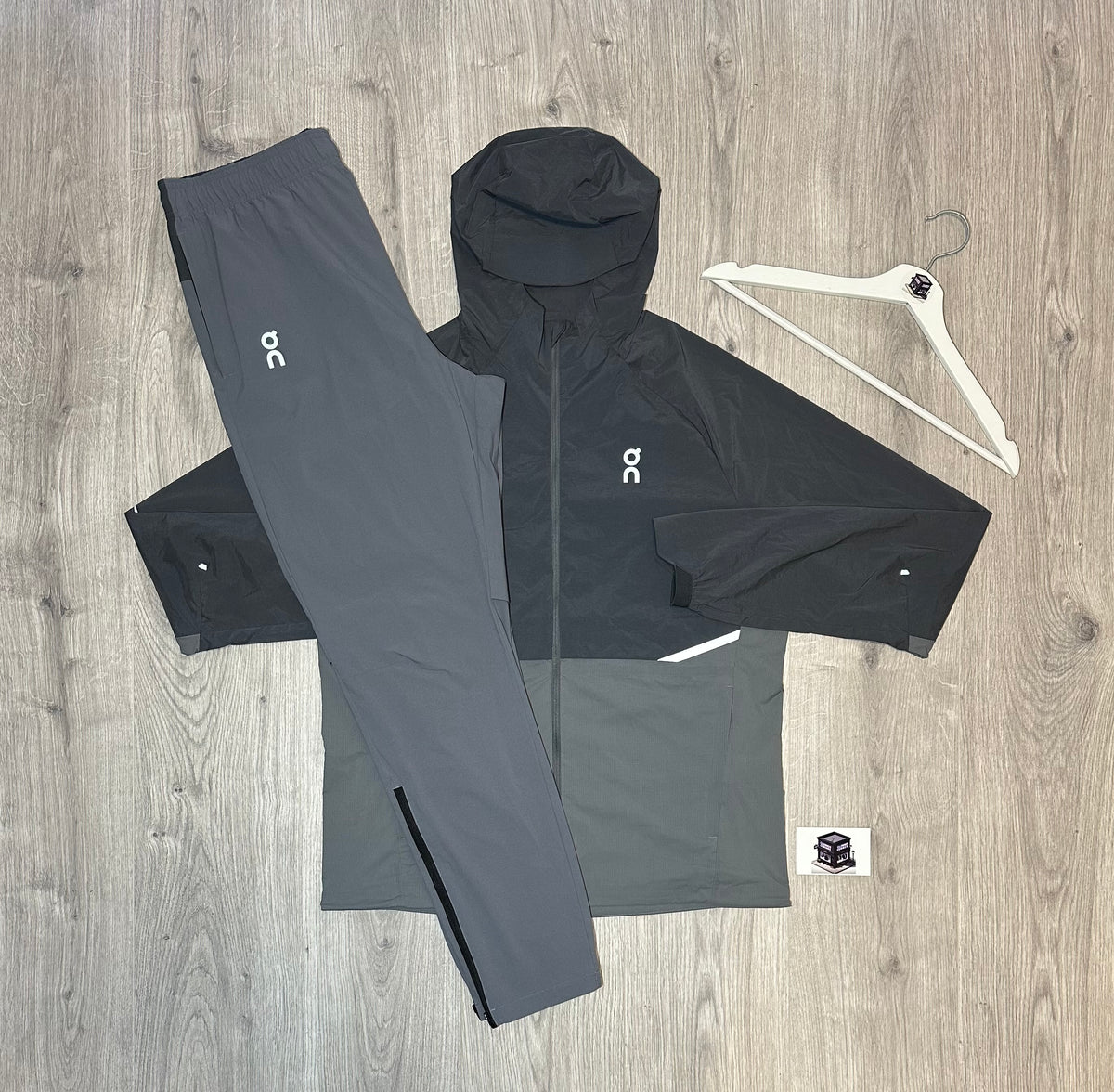 ON RUNNING CORE TRACKSUIT GREY SIZE SMALL