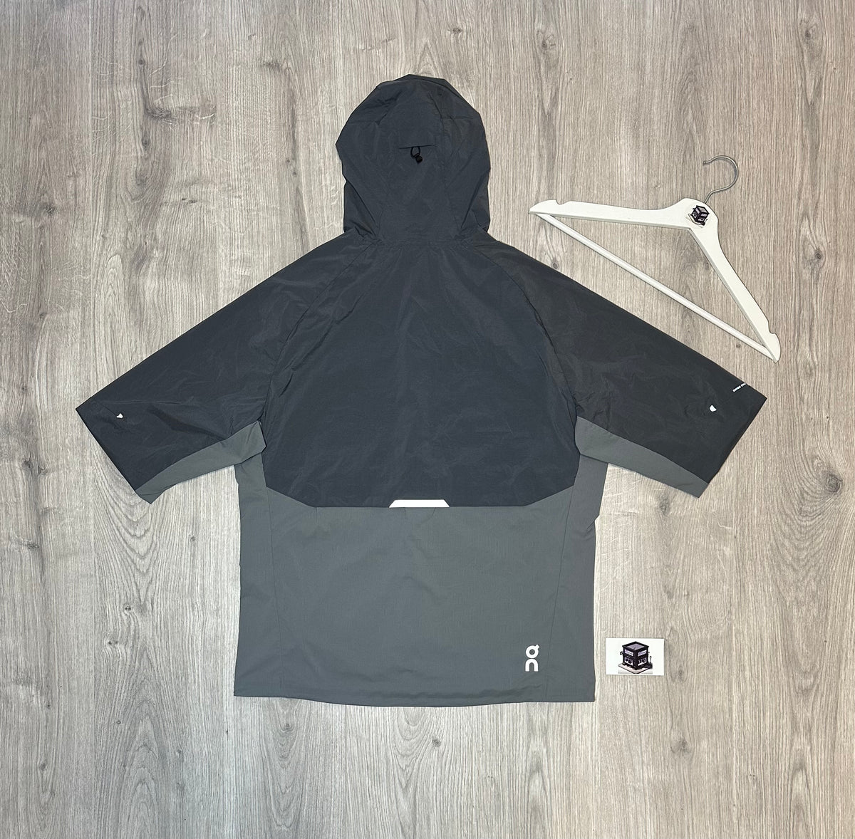 ON RUNNING CORE TRACKSUIT GREY SIZE SMALL